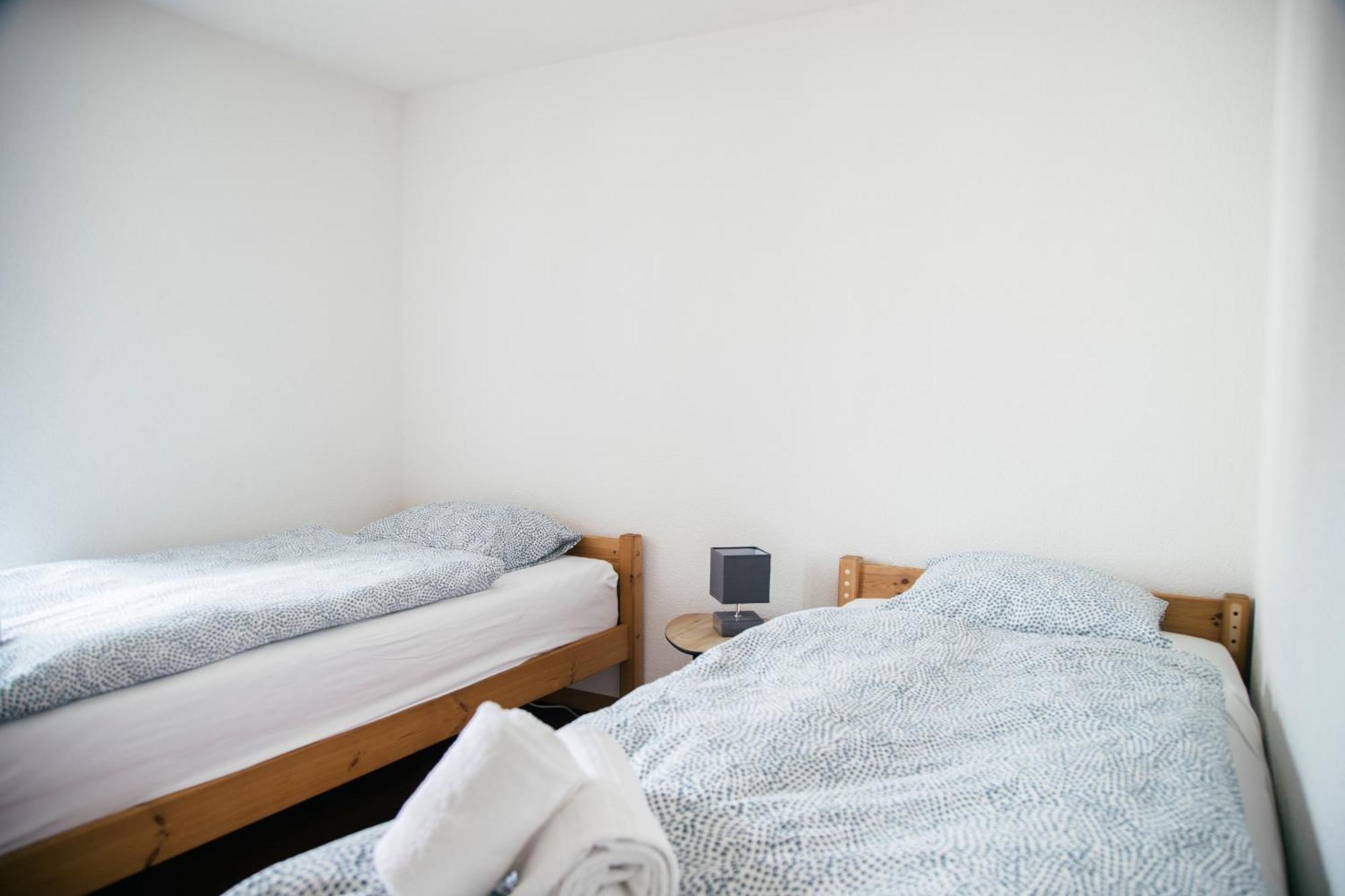 Nimbuzzz Apartments Unterseen Habitación foto